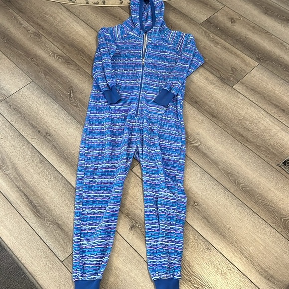 Triple flip Minky Dimple onesie barely worn excellent condition - Picture 4 of 4